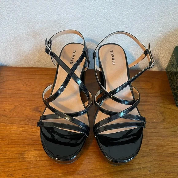 Torrid Glossy Black Strappy Sandals - Picture 1 of 3